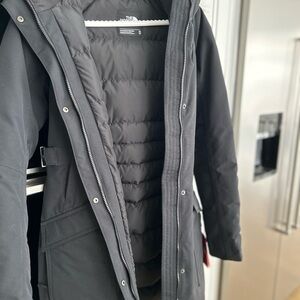BNWT BLACK THE NORTH FACE WOMANS PARKA